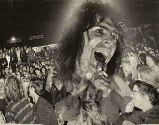 Alice Cooper and Super Tuesday crowd