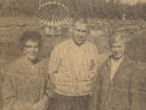 Roll AirEffie McQuillan Bob and Ilene at Putt TeeJPG